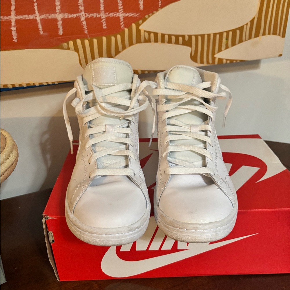 Nike Court Royale 2 Mid Triple White Leather Sneakers Women 9 CT1725-100 - Picture 2 of 5